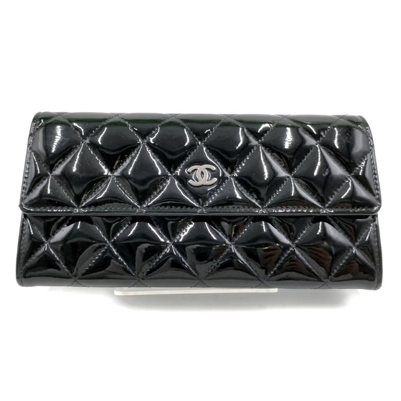 CHANEL Handbags - Chanel Pristine Black patent quilted leather long bifold wallet wSerial halogram